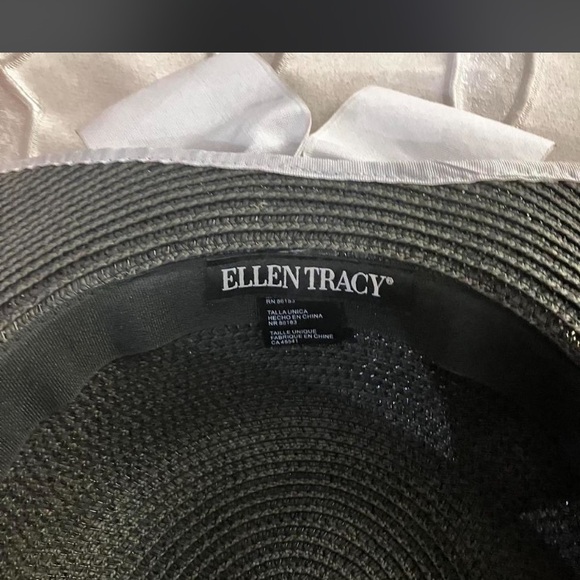 Ellen Tracy Black and white Wide Brim 👒 Bow design in the back of the hat 👒 - Picture 7 of 7